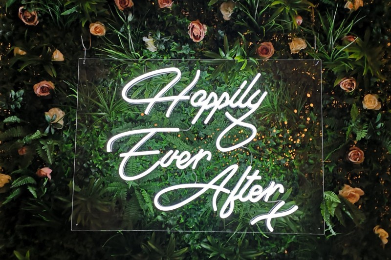 Happy Ever After X Leuchtreklame